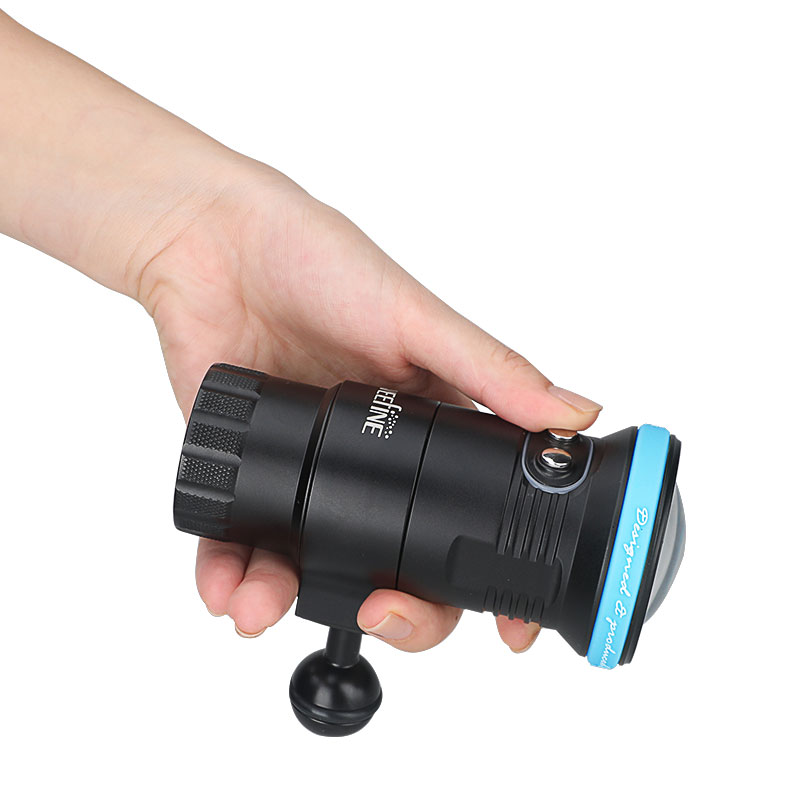 WEEFINE  SolarFlare 4500 WF102 - Underwater Flashlight 评论和价格
